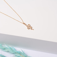 Collier avec pendentif serpent en or et strass Collier tendance pour femme Bijoux serpent délicats