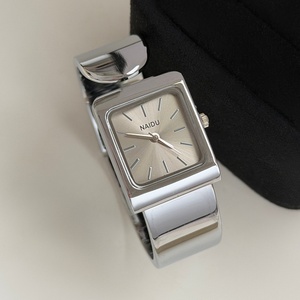Exquisitos Relojes de Pulsera de Cuarzo para Mujer, Reloj de Cuarzo Simple y Moderno con Correa de Acero Inoxidable Resistente al Agua para Mujer - Product Image 1