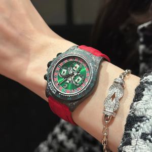 Orologi di Stile Premium per Uomo - Orologio Meccanico da Uomo a Carica Manuale con Design Ispirato alle Corse in Fibra di Carbonio in Stile Daytona - Product Image 2