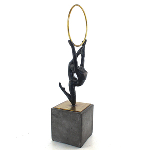 Venta al por mayor de resina encantadora de gimnasia cinta baile chica decoración para <span class=keywords><strong>el</strong></span> hogar para la decoración de la casa - Product Image 3