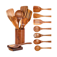 Ensemble d'ustensiles de cuisine en bois de teck naturel 9 pièces avec cuillères à prise confortable, louche et repose-cuillère - Durable, compatible lave-vaisselle et micro-ondes