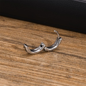 Fabricante de Joyería, Aros de Acero Inoxidable Vintage Personalizados para Hombre - Product Image 2