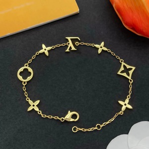 High-Quality Love Diamond Letter Bracelet, French Light Luxury High-End Commute Versatile Bracelet - Product Image 1
