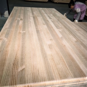 Tablero de Roble Blanco Macizo con Juntas Dentadas, Grado AA, Acabado UV, 2440*1220mm, para Encimeras de Cocina de Lujo - Product Image 3