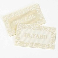 Logo personnalisé de la marque Design Textile plié à l'extrémité haute densité sur l'étiquette du vêtement en satin tissé à bas prix