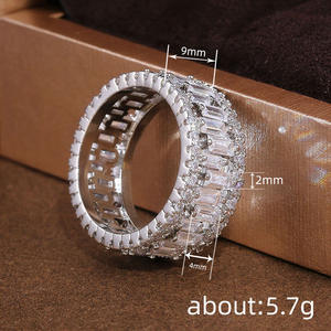 Bague Cocktail F556 en Argent 925 avec Cristaux et Strass Sertis en Canal, Bijou Géométrique pour Femme, Idéal pour les Fêtes - Product Image 5