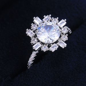 Anello da donna con zirconi lucidi a forma geometrica, elegante, per cerimonia nuziale, regalo di gioielli da dito per tutti i giorni - Product Image 2