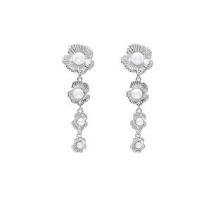 Boucles d'oreilles clous rétro françaises plissées à fleurs, style européen et américain, plaqué or, alliage de zinc, diamant, pour soirée, vente en gros - Product Image 4