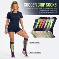 Chaussettes de football personnalisées en gros avec grip antidérapant pour futsal en salle, coussinets tricotés, broderie du logo de l'équipe, usine OEM ODM, chaussettes de sport