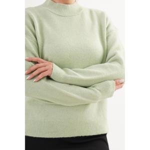 Suéter de Punto Verde Menta con Cuello Alto para Mujer, Manga Larga, Minimalista, Antipilling, Calibre 14 GG - Product Image 2