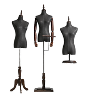 Mannequin pour homme pour le haut du torse avec base de bras en bois Présentoir en tissu de lin pour magasin de vêtements Présentoir élégant pour vêtements masculins