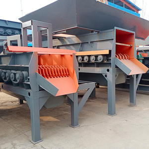 เครื่องป้อนแบบสั่นสะเทือนขนาดใหญ่ 900 ตัน/ชม. พร้อมตะแกรงกรองแบบลูกกลิ้ง ขับเคลื่อนด้วยมอเตอร์สี่ตัว สำหรับแยกวัตถุดิบ หินบด และแร่สำหรับงานเหมือง - Product Image 1