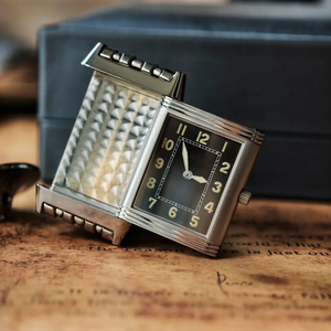 <span class=keywords><strong>Orologio</strong></span> <span class=keywords><strong>da</strong></span> <span class=keywords><strong>Polso</strong></span> <span class=keywords><strong>da</strong></span> Uomo di Lusso Reversibile Rettangolare <span class=keywords><strong>al</strong></span> Quarzo con Bracciale in Acciaio Inossidabile, Quadrante Luminoso, Stile Vintage Elegante - Product Image 2