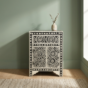 Meuble de chambre et de salon de luxe, écologique, en résine, avec incrustation d'os, motif chevron, fait main, forme carrée, technique de moulage, à deux tiroirs - Product Image 1
