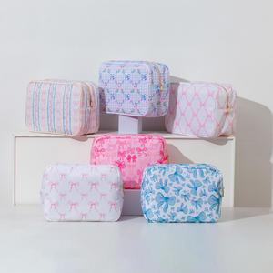 Neceser de Viaje Grande Personalizado con Cierre, Ecológico, con Estampado de Lazo Rosa, Impermeable, de Nailon, para Mujer - Product Image 6