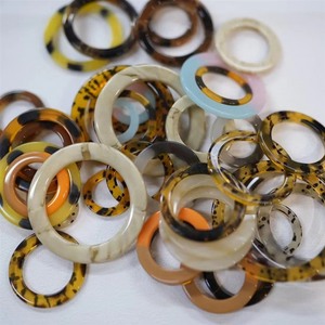 Anillo de Resina de Alta Calidad para Trajes de Baño, Forma Redonda, Colorido, Precio al por Mayor - Product Image 1