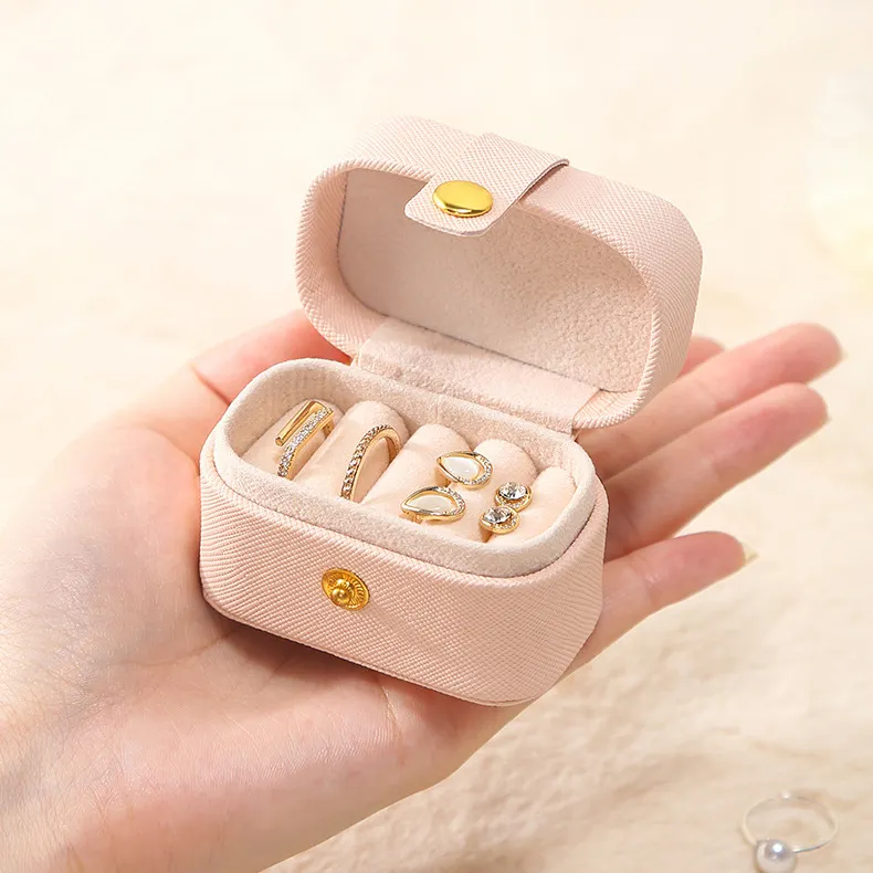 Mini estuche de joyería de cuero PU, anillo, pendientes, tachuelas, soporte organizador de joyería, embalaje de viaje portátil, caja de anillo de almacenamiento de joyería