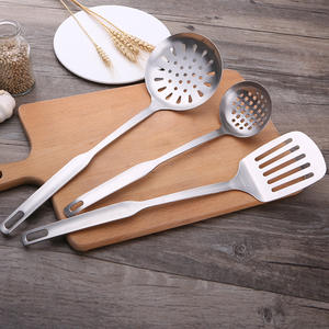 ชุดอุปกรณ์ครัวสแตนเลส 3 ชิ้น ช้อนตักแบบมีร่องด้ามยาว ตะหลิว สำหรับทำอาหาร กระทะ หม้อไฟ ใช้กับเตาอบได้ ล้างมือเท่านั้น - Product Image 1