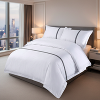Ensemble de literie d'hôtel de luxe 5 étoiles 100% coton T250 Logo personnalisé Draps plats blancs Taie d'oreiller Housse de couette Logo personnalisé 4 pièces Uni