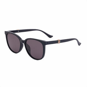 Nuevas gafas de sol polarizadas ultraligeras de montura grande a la moda para mujer, UV400, lentes TAC de metal TR, color negro - Product Image 4