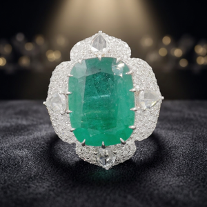 Anillo de Lujo para Mujer en Oro de 18K con Diamantes Polki y Esmeralda, Diseño de Flor con Diamantes Pavé, Joyería Certificada, Producto al por Mayor - Product Image 3
