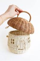 Ornements de Noël tissés Muti-Colors Panier en rotin en osier pour champignons et champignons pour la décoration de la maison Paniers de rangement pour enfants et adolescents