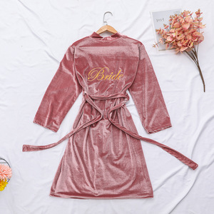 Tendance Nouveau Hiver Or Velours Broderie Femme Mariée <span class=keywords><strong>Demoiselle</strong></span> <span class=keywords><strong>D</strong></span>'<span class=keywords><strong>honneur</strong></span> Peignoir Chemise De Nuit à <span class=keywords><strong>d</strong></span>ébordement robes de <span class=keywords><strong>demoiselle</strong></span> <span class=keywords><strong>d</strong></span>'<span class=keywords><strong>honneur</strong></span> - Product Image 5