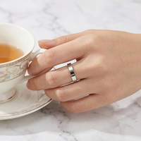 Klassischer 3mm Breiter Galvanisierter Edelstahl-Fingerring mit Geometrischer Gravur für Männer und Frauen