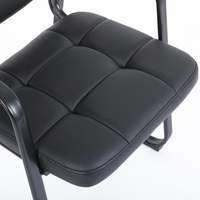 Chaise visiteur pour salle d'attente avec accoudoir rembourré en cuir reconstitué