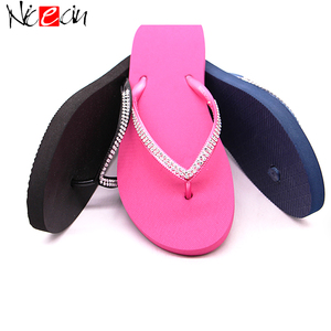 2023 nueva llegada logotipo personalizado PE mujeres chanclas <span class=keywords><strong>zapatillas</strong></span> verano playa chanclas - Product Image 3