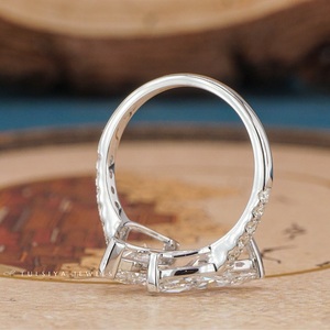 Bagues en diamant de luxe provenant de collections de joaillerie fine, offrant des styles uniques, un savoir-faire exceptionnel et une brillance éclatante - Product Image 4