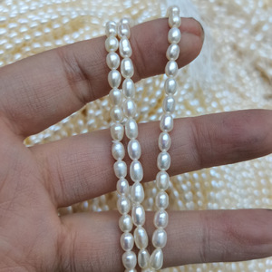 สร้อยคอมุกน้ำจืดธรรมชาติทรงข้าวสารสีม่วง ขนาด 3-4 มม. แบบกึ่งสำเร็จรูป พร้อมเม็ดมุกแบบหลวม - Product Image 4