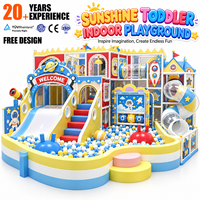 Structure de jeu d'intérieur personnalisée pour enfants : Toboggan, jeux d'escalade, piscine à balles et structure de jeu doux