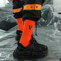Chaussettes de sport personnalisées en coton jacquard tricoté avec lettres, style décontracté, pour marques, vente en gros, amusantes