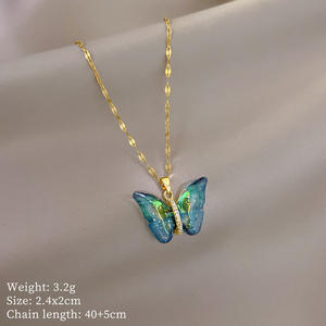 Mariposa colorida de alas finas, nuevo collar Unisex de moda con microincrustaciones chapadas en oro de acero inoxidable, personalidad de moda - Product Image 4