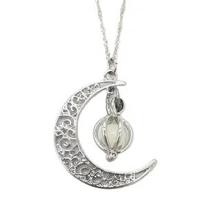 Groothandel Mode Lichtgevende Fluorescerende Pompoen Crescent Moon Hanger Ketting