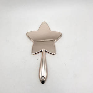 <span class=keywords><strong>Miroir</strong></span> de beauté portable créatif en plastique en forme d'étoile à cinq branches <span class=keywords><strong>avec</strong></span> poignée et trou de suspension, petite taille - Product Image 2
