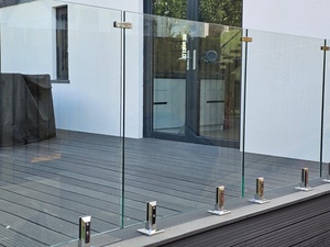 Rampe en verre à entretoises en acier inoxydable robuste - Balustrade en verre trempé robuste pour zones à fort trafic, escaliers et terrasses - Product Image 1