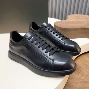 Zapatos Deportivos Casuales Grises de Moda, Diseñados por una Marca de Alta Gama, con Parte Superior de Malla, Antideslizantes, Impermeables y Transpirables - Product Image 1