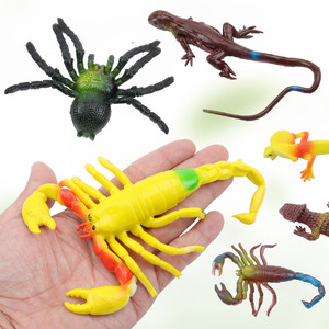 Animales simulados de plástico, lagartos, escorpiones, arañas, juguetes de broma de una sola talla para niños de 4 a 6 años - Product Image 1
