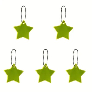 Llavero de PVC reflectante colorido con diseño de dibujos animados para niños, colgante de alta visibilidad, adornos creativos para bolsos, reflectores de seguridad - Product Image 2