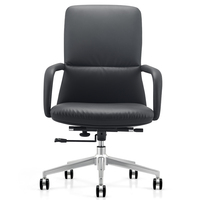 Chaise de bureau de direction pivotante en cuir noir, dossier moyen, ergonomique, confortable et moderne