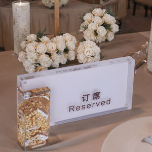 Porte-<span class=keywords><strong>menu</strong></span> en acrylique transparent personnalisé avec base en bois amovible portable, design rotatif pliable pour les banquets de <span class=keywords><strong>mariage</strong></span>, les grandes fêtes - Product Image 1