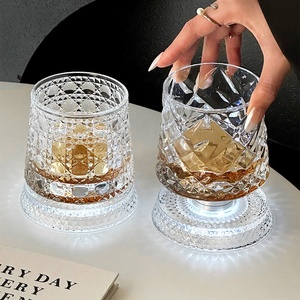 Juego de Vasos de <span class=keywords><strong>Whisky</strong></span> de Cristal con Base Giratoria de 360 Grados, Vasos de <span class=keywords><strong>Whisky</strong></span> de Lujo con Relieve para Degustación de Licores - Product Image 3
