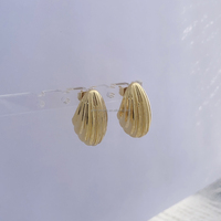 Boucles d'oreilles en or 18 carats plaqué laiton Boucles d'oreilles créoles de style bohème personnalisées en forme de graine de melon