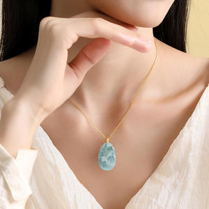 จี้หยกธรรมชาติสีน้ำเงินลายภูมิทัศน์ ประดับทอง 18K เครื่องประดับสำหรับผู้หญิง พร้อมใบรับรองการประเมินคุณภาพ D760 - Product Image 5