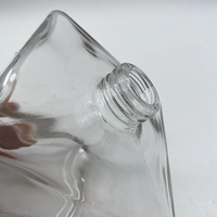 Flacon diffuseur à bâtonnets carré en verre vide pour parfum d'ambiance, production professionnelle