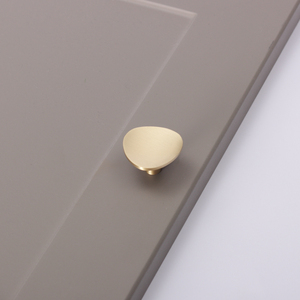 Qiansi laiton armoire <span class=keywords><strong>porte</strong></span> meubles placard poignée boutons Triangle Cooper bouton boutons tirer pour cuisine chambre commode Villa maison - Product Image 4