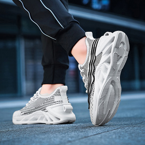 Chaussures de sport décontractées respirantes grande taille pour hommes <span class=keywords><strong>et</strong></span> femmes, en maille tissée, style <span class=keywords><strong>mode</strong></span>, pour couples, idéales pour la marche - Product Image 4