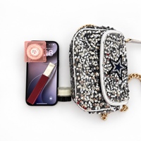 Pochette d'épaule scintillante à paillettes, sac à chaîne étoile métallique avec rembourrage en cuir pour femmes, idéal pour festivals, clubs et bals de promo